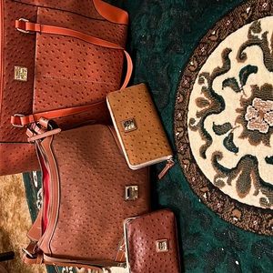 Dooney & Bourke Ostrich tan 4pieces